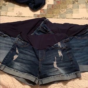 Maternity shorts